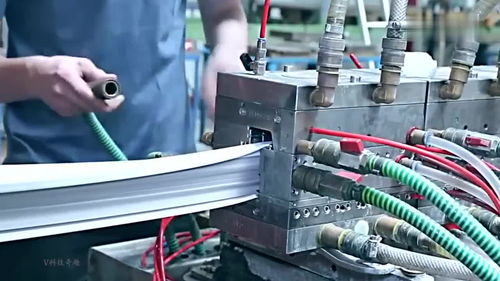 令人脑洞大开的工厂机械化制造过程 这样的场景你见过吗