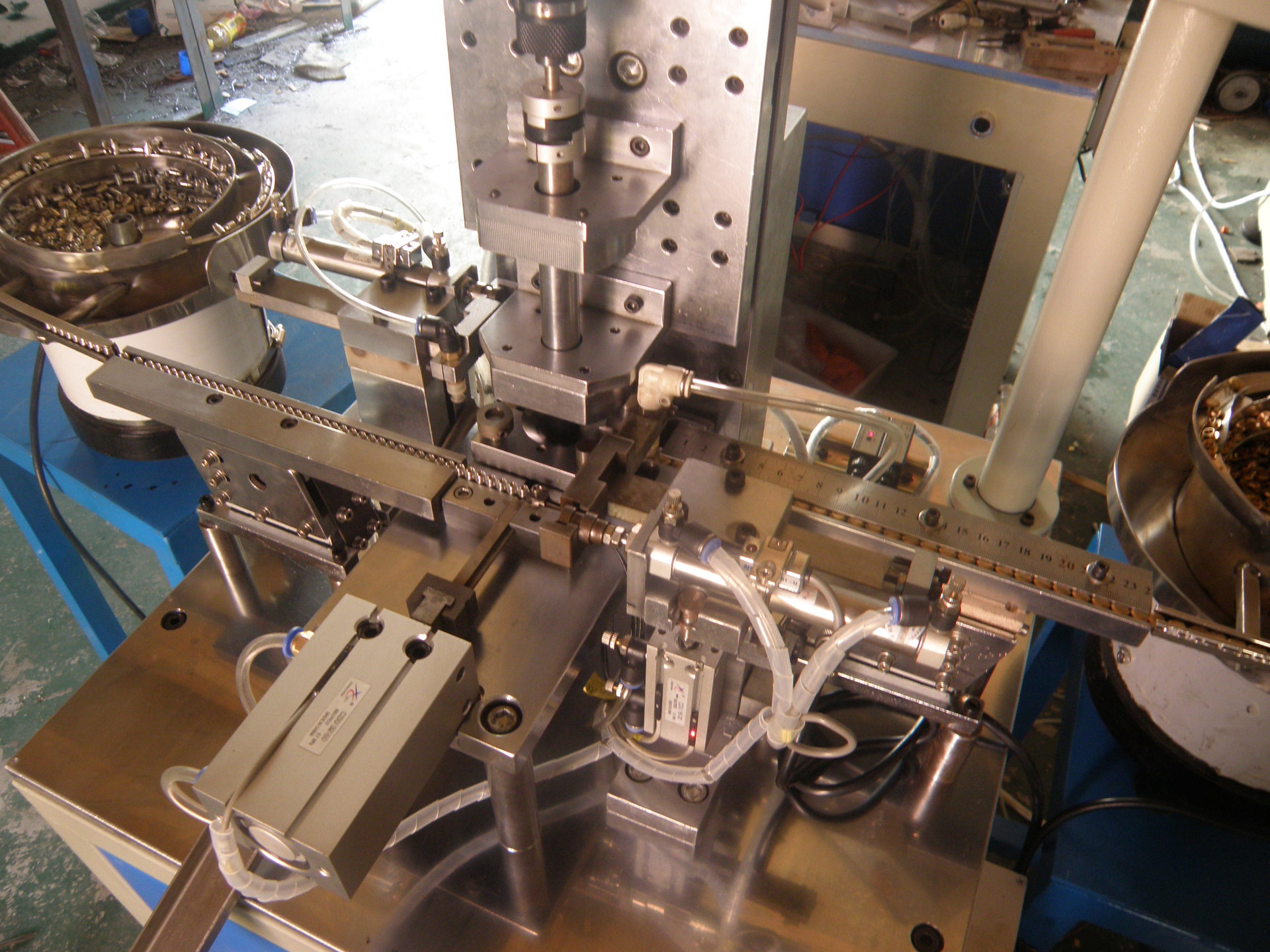 高效自动化解决方案 自动拧螺丝机的价格、厂家及优势解析